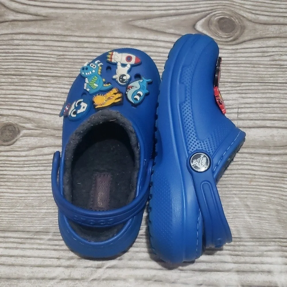 Crocs royal blue fleece lined youth shoes size 10